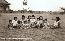 สนามหญ้าหน้าโรงเรียน  ภาพที่  ๑๔๐
