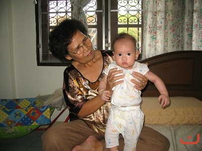 ครอบครัวอบอุ่น