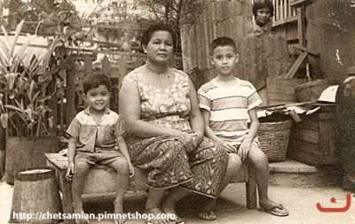 แม่กับลูกๆ ภาพที่ ๑๓๔