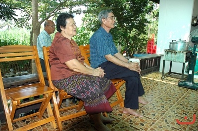 ญาติพี่น้อง  ภาพที่  ๘๘๑ 